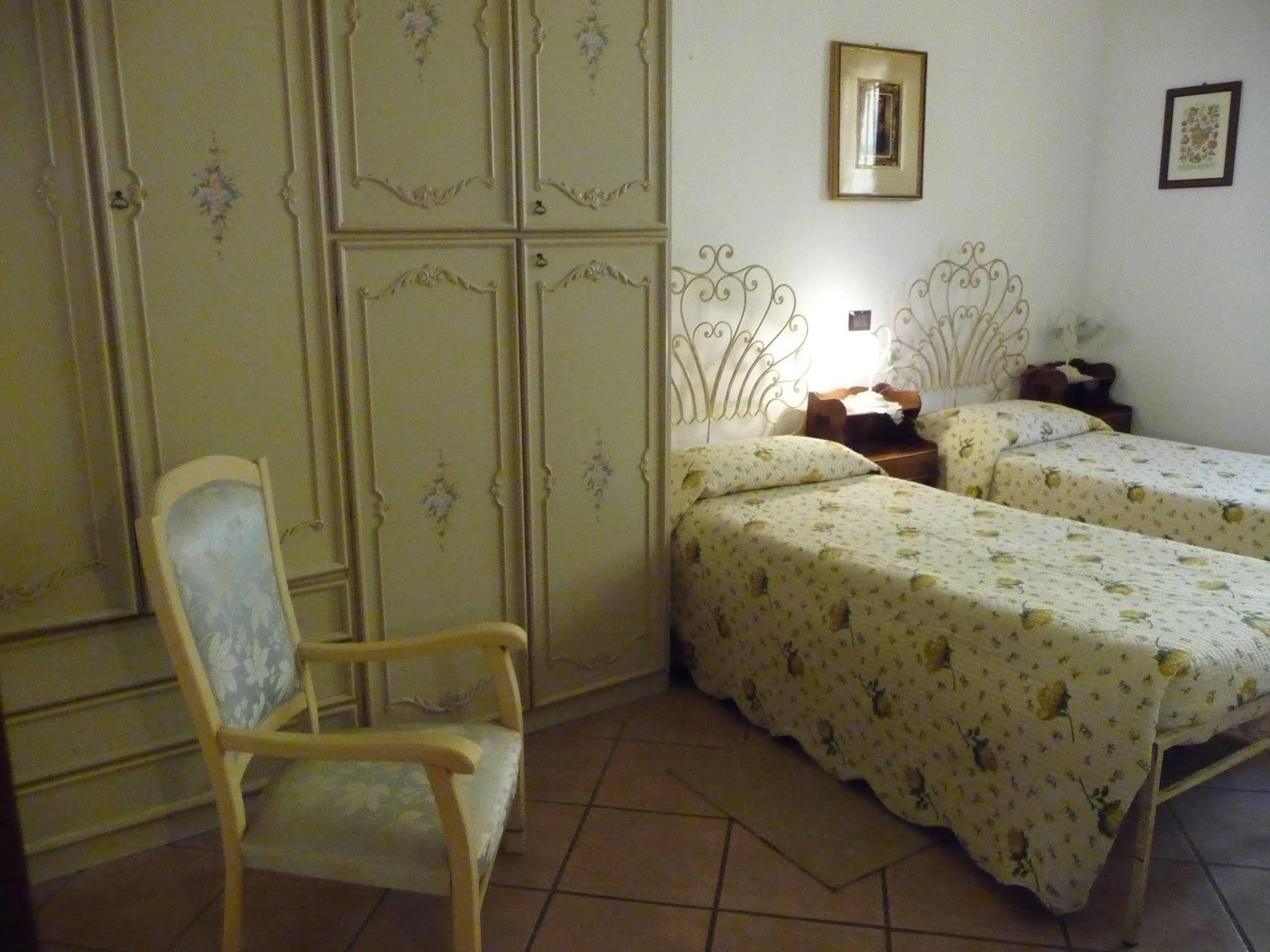 Al Parco Bed & Breakfast Curtatone Exterior photo